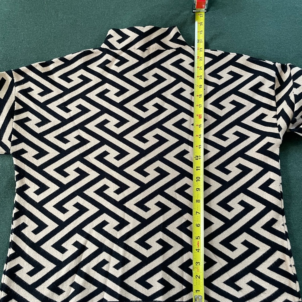 Geometric Patterned Sweater - Picture 8 of 11